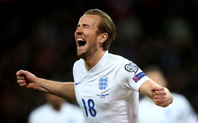 英皇体育讨论-阿尤远射贴地斩入网